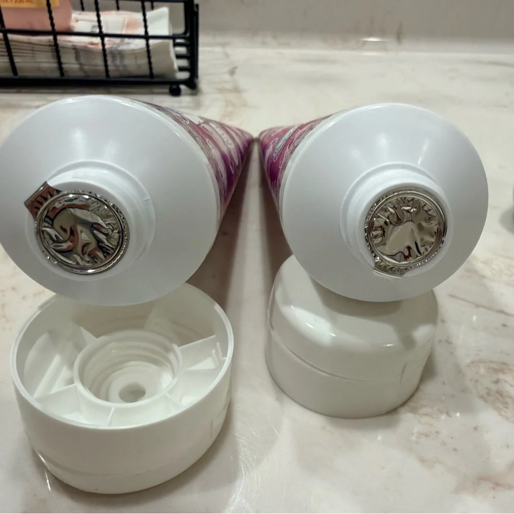 Scentsy Shimmer Body Cream and Body Wash Set - Picture 4 of 6